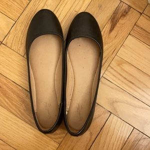 Black ballet flats universal thread